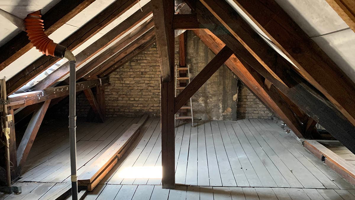 Denkmalgeschützter Dachraum Berlin Lichtenberg – Bestandsaufnahme vor dem Ausbau