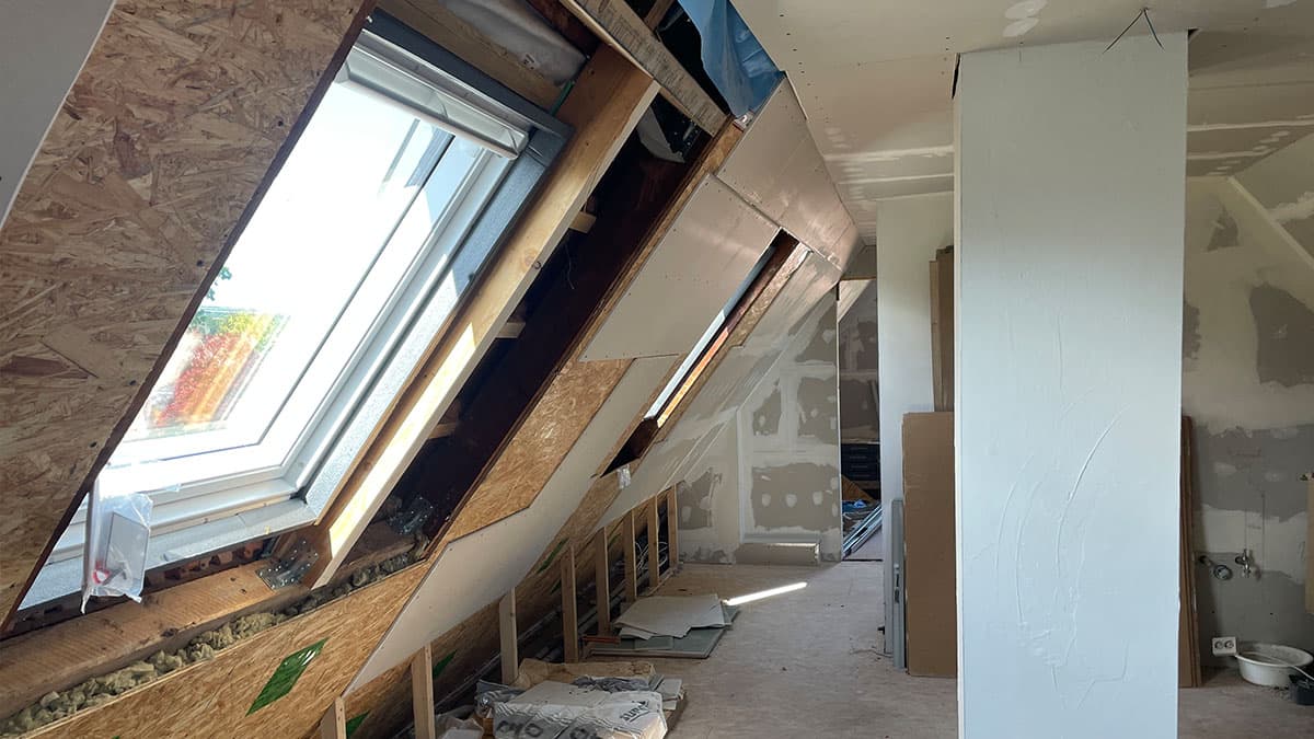 Spitzbodenausbau Mehrfamilienhaus Melsungen bei Kassel – aus ungenutztem Stauraum wird eine vermietbare Wohnung